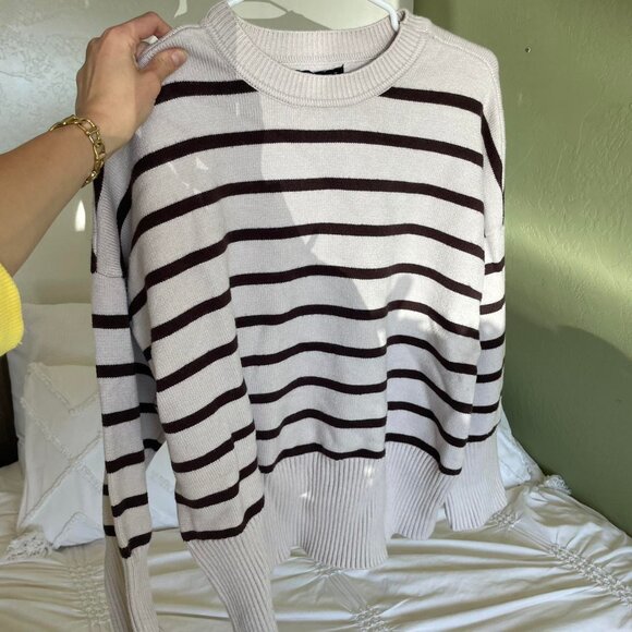 Striped Kendall & Kylie Evvie Oversized Sweater - Picture 7 of 8